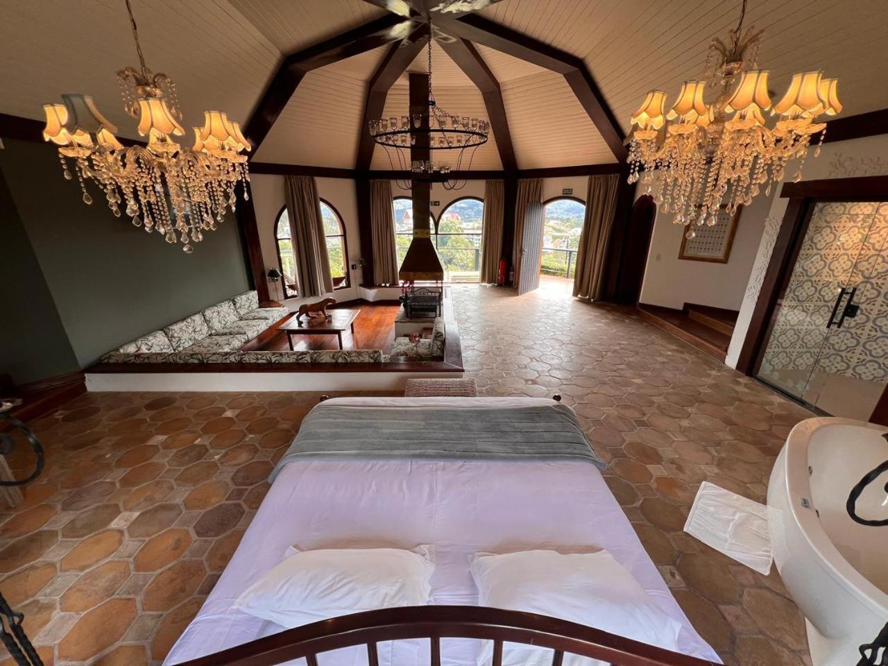 Bella Hotel 4*