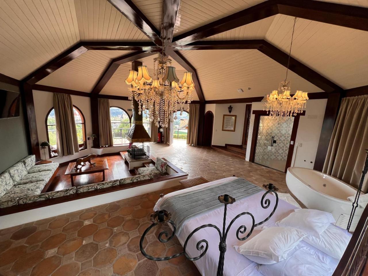 Bella Hotel
